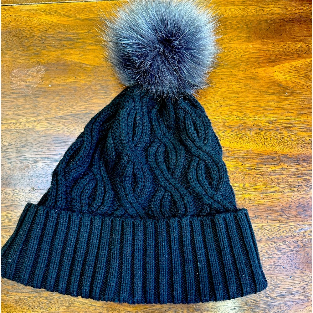 Echo Cableknit Pom Pom Hat